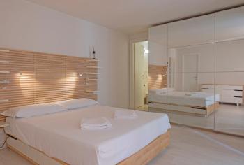 Porta Nuova Apt X6 with Balcony, Turin (photo 5)