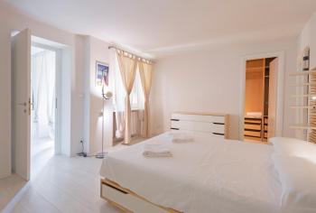 Porta Nuova Apt X6 with Balcony, Turin (photo 3)