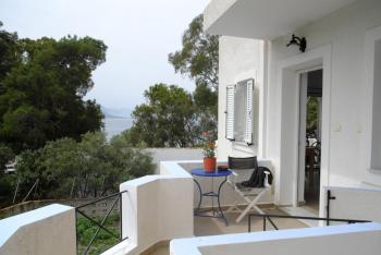 Apartment with sea view and balcony 60m from beach, Ägina Stadt (Foto 3)