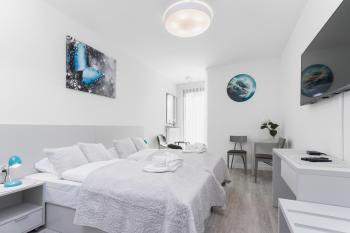 Apartments Kraków Rajska 3 by Noclegi Renters, Cracovie (photo 2)
