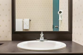 Days Inn by Wyndham Montmagny, Montmagny (photo 4)