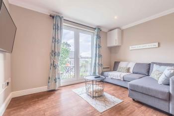 Modern apartment within short walk of The Castle, High Street and Long Walk - FREE PARKING - By Tempstay, Windsor (Foto 2)