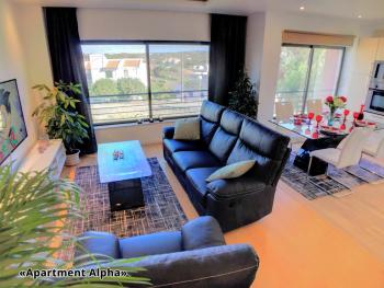 Apartment Alpha - 2 Bedrooms, Private Rooftop Patio with Hot Tub, BBQ and View, Ferragudo (foto 4)