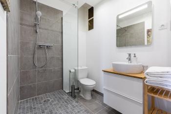 MISIRLOU -Superbe Studio dans la Vieille Ville, Марсель (фото 2)