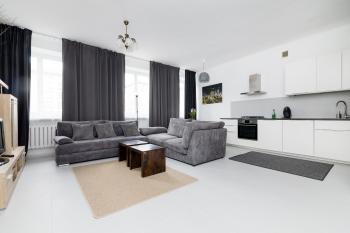 City Centre Apartment by BookingHost, Warsaw (photo 2)