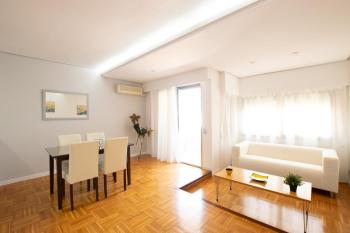 Light and bright apartment in central Valencia, Valencie (fotografie 3)