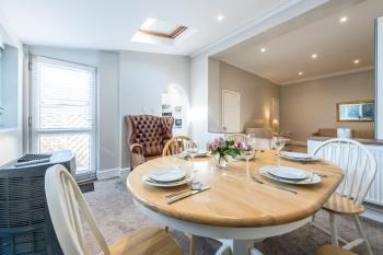 Stylish apartment 12 minutes tube to Oxford Street with free wifi and air con, Londýn (fotografie 2)
