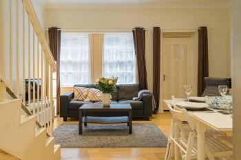 2BR Grassmarket Apartment with Castle View, Edynburg (zdjęcie 3)
