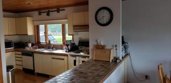 Invermere, BC On the Lake! Luxury 4 Bedroom Vacation Home with Panoramic Mountain Views!! Walk to Town, Shopping, Tennis, Volleyball, Pickle Ball, Dining, Bakery, Pubs, Swimming, Boating, Hiking, Fish, Biking, Hot Springs! Construction Trades Welcome, Invermere (Foto 4)