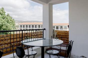 Spacious 2 bedroom apartment, Peyia (photo 2)