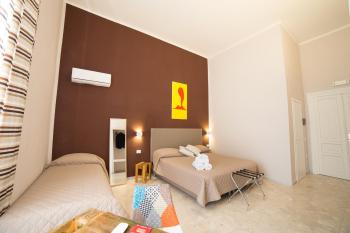 Le 4 Stagioni Dante's Suites H Napoli Centro, by ClaPa Group, Neapel (Foto 4)