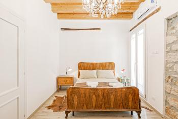 GuestHost - Palazzo dei Normanni Stylish Apartment, Palermo (fotografie 3)