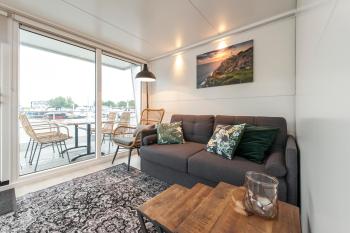 Tiny floating house, Mallorca, Maastricht (foto 2)