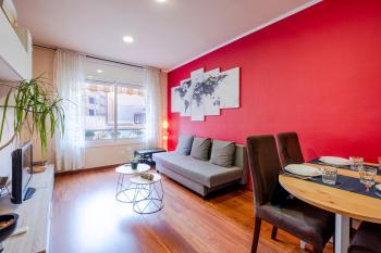Three Bedroom Apartment in Sants, Barcelone (photo 2)