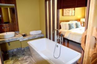 Deva Beach Resort Samui, Choeng Mon Beach (foto 5)