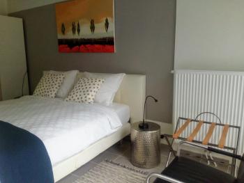 At number 6, Amsterdam (photo 3)