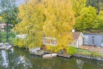 Peaceful, Picturesque Lake & Forest Retreat, Stockholm (photo 2)