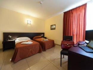 Hotel Tiempo, Naples (photo 3)