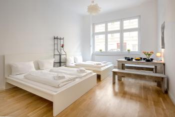 Newton-Appartement mit 3 Schlafzimmern, Berlin (photo 2)
