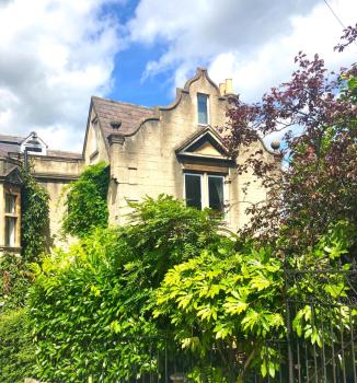 Lauras Townhouse Apartments Skylight Loft, Bath (photo 2)