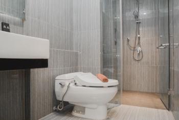 Comfortable Studio Room at Capitol Suites Apartment By Travelio, Yakarta (foto 5)