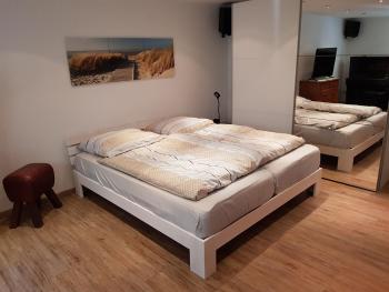 4 Sterne Souterrain Apartment Alt-Mariendorf, Берлин (фото 2)