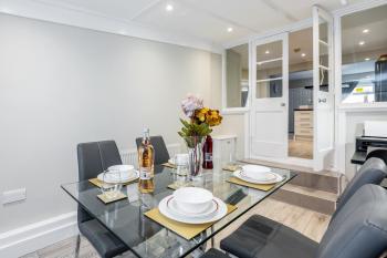 Modern 2-Bed, 2-Bath Bungalow, Dartford (foto 3)