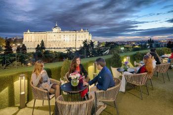 Apartosuites Jardines de Sabatini, Madrid (foto 2)