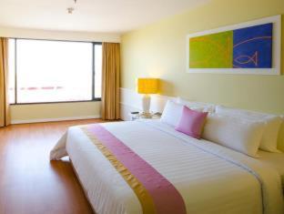 Tongtara Riverview Hotel, Bangkok (photo 4)