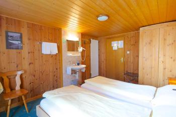 Hotel Weisshorn, Zermatt (photo 2)