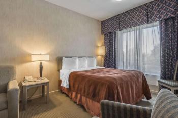 Quality Suites, Whitby (photo 4)