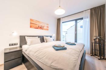 Quiet & new apartment near city center with garage, Praha (fotografie 2)