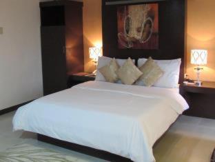 Oyster Plaza Hotel, Manila (photo 4)