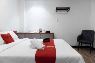 RedDoorz Plus at MM Hotel Las Pinas former RedDoorz Plus Near Bamboo Organ, Manila (photo 4)