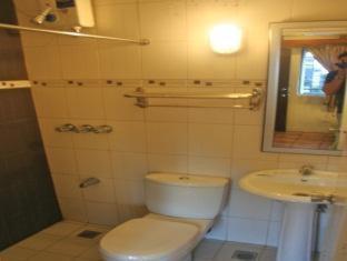 Stone House Quezon City, Манила (фото 4)