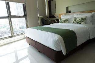 KL Executive Greenbelt (KLX), Manila (photo 2)