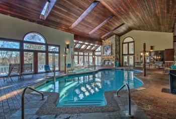 Ski Condo w/ Pool, Close to Story Land & Attitash!, Bartlett (foto 4)