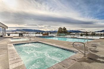 Eat, Sleep, Ski! Rustic Mtn Condo WiFi,TV, HotTub, Фрейзер (фото 2)
