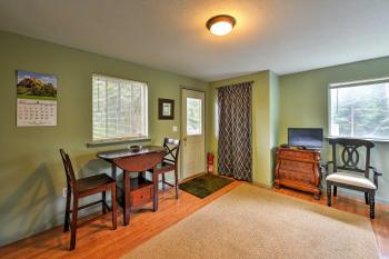 Seward Studio with Deck, Outdoor Dining and Mtn Views!, Seward (Foto 5)