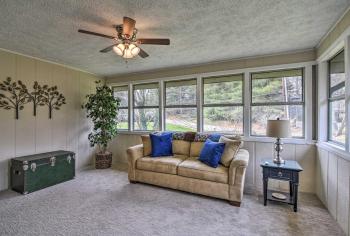 Condo w/ Sunroom, Near Downtown Hendersonville!, Хендерсонвилл (фото 3)