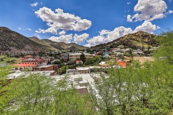 Home with Gas Grill - Walk to Bisbee Brewing Co, Bisbee (foto 2)