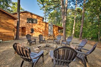Cabin w/ Hot Tub & Grill - 6 Mi to Broken Bow Lake, Stephens Gap (фото 2)