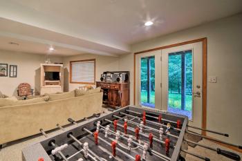 Deck, Hot Tub and Game Room Lake Harmony Home, Lake Harmony (fotografie 4)