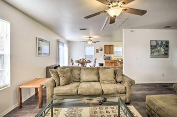 Home with Yard 1 Mi to Indian Rocks Beach and Golf, Largo (foto 4)