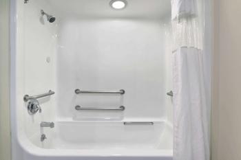 Howard Johnson by Wyndham Allentown/Dorney Hotel & Suites, Allentown (zdjęcie 4)