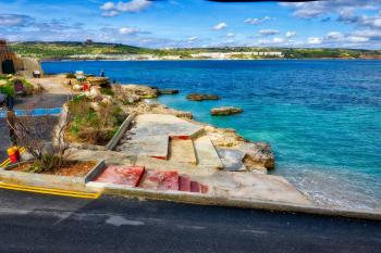 BEACHFRONT with Seaviews Apartment No56 Award Winner Unbeatable Location for Closeness to the Sea Ideal for Guests looking for Winter Spring and Autumn Breaks in Sunny Malta Also Ideal for Coastal Hikers, Меллиха (фото 2)