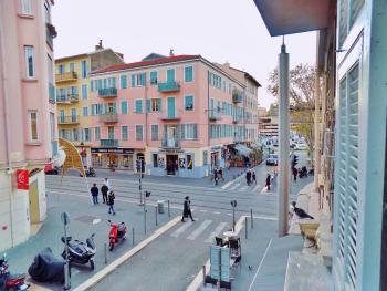 GARE 5 minutes GARIBALDI RÉPUBLIQUE chambre PRIVEE non FUMEUR pour voyageurs CALMES TRAM au pied de l'immeuble, Nice (fotografie 5)