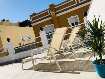 Malaga Beach House, 2 city bikes, 2 children's bikes, WiFi, BIG terrace, BBQ, Family, Childfriendly, Málaga (Foto 5)