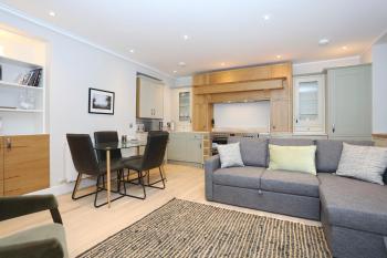 JOIVY Modern and Airy flat on the Historic Royal Mile, Edinburgh (photo 4)
