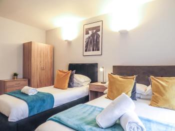 Tudors eSuites JQ Apartments Two Bedrooms, Birmingham (photo 4)